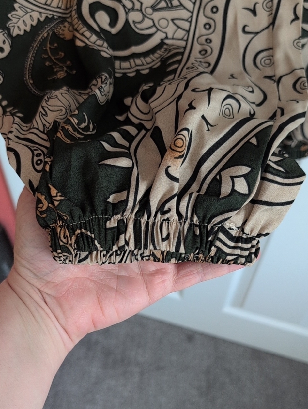 Kara and Kate Black and Beige Paisley Jogger Pants - Picture 5 of 8